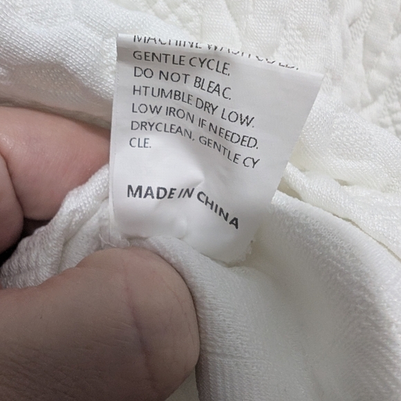 White Textured Cable Knit Sweater Minimalist Capsule Wardrobe - Picture 4 of 9